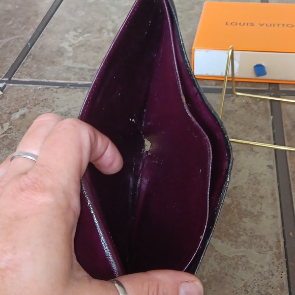 LOUIS VUITTON CUSTOM BLACK EPI LEATHER WALLET… Comes with box and dust bag - Picture 3 of 12